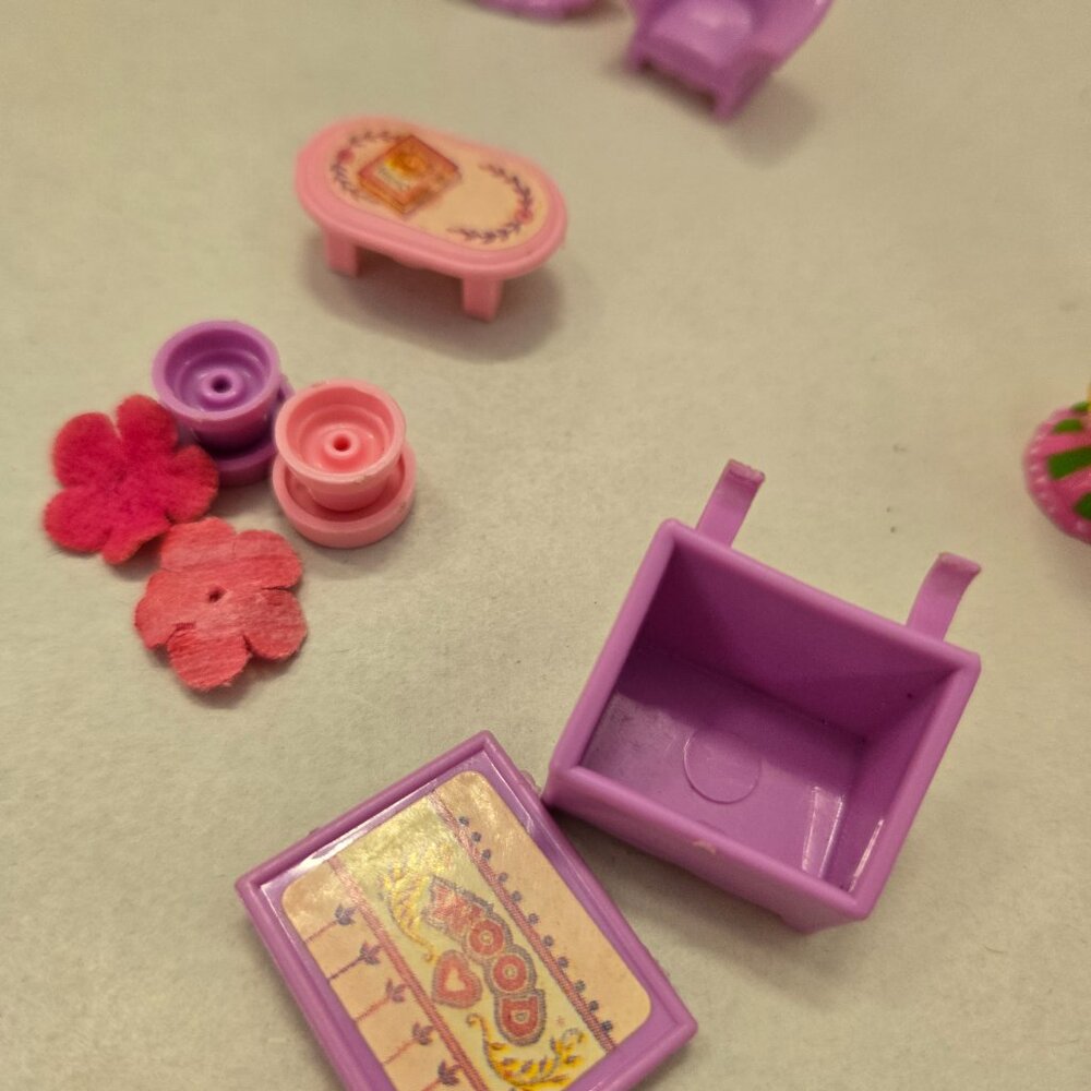 ❤ 1980s Vintage Charmkins Ring Whippoorwill House playset figures & pieces ❤ - Picture 4 of 10